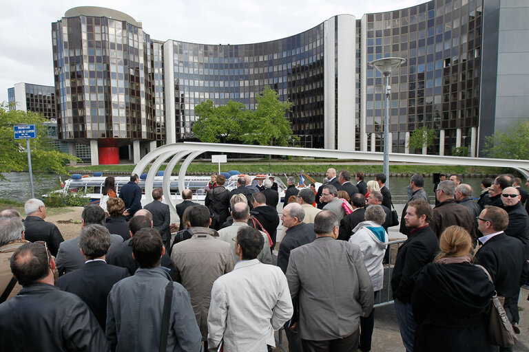 Photo 1 : official opening of the pier of the European Parliament