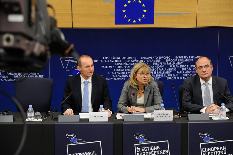 Photo 20 : Press Conference with MEP Othmar KARAS and Anni PODIMATA