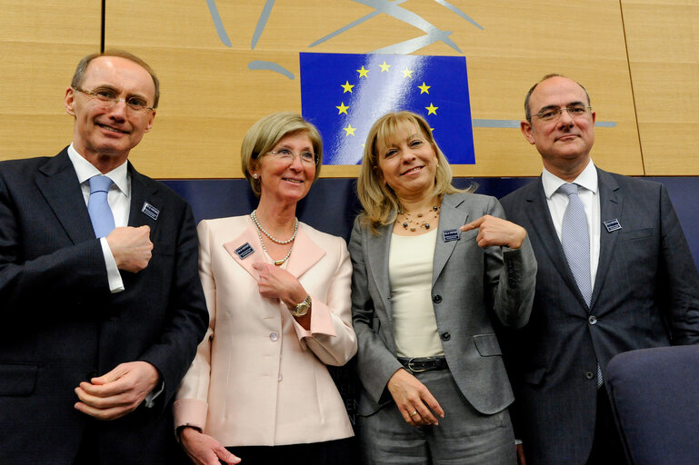 Photo 2 : Press Conference with MEP Othmar KARAS and Anni PODIMATA