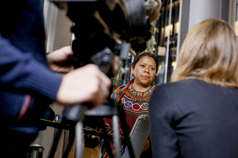 Foto 5: Interview of Auro Lolita CHAVEZ IXCAQUIC, finalist of Sakharov prize 2017 in Strasbourg