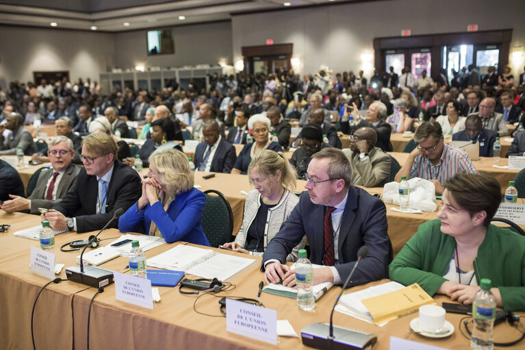 Nuotrauka 10: Partial view of the room during the remarks during the official ceremony during the 34th Session of the ACP-EU Joint Parliamentary Assembly.The opening of the 48th ACP Parliamentary Assembly in PÈtion-ville, Haiti, bringing together representatives of the African, Caribbean and Pacific (ACP) States and the 34th Session of the ACP-EU Joint Parliamentary Assembly. Port Prince, Haiti, December 18, 2017.