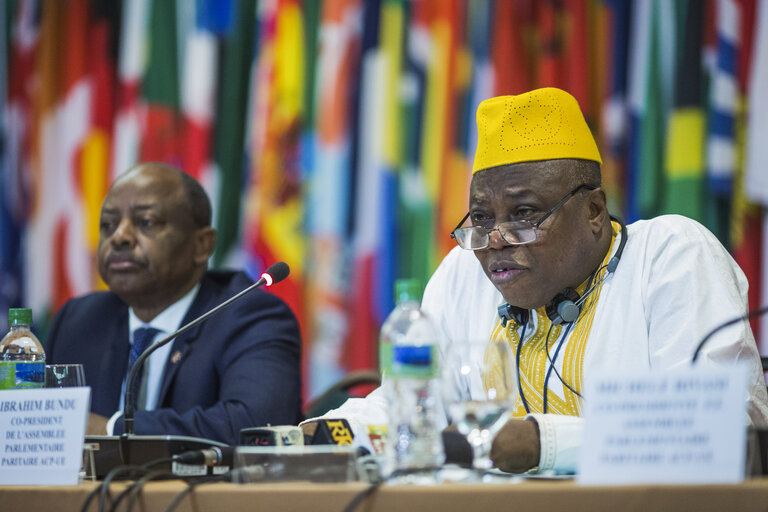 Nuotrauka 4: Ibrahim Bundu (Acting Co-President ACP-EU) in a press conference after the opening ceremony. The opening of the 48th ACP Parliamentary Assembly in PÈtion-ville, Haiti, bringing together representatives of the African, Caribbean and Pacific (ACP) States and the 34th Session of the ACP-EU Joint Parliamentary Assembly. Port Prince, Haiti, December 18, 2017)