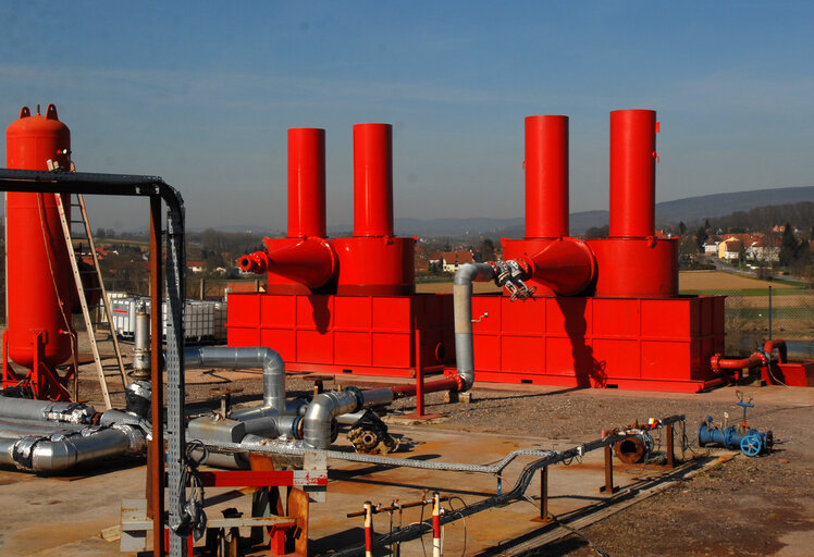 Gethermal power station - Pipe installations.  Pipelines