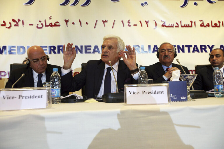 Fotografi 13: President Jerzi Buzek attends the closing meeting of the EMPA plenary session, on March 14, 2010 in Amman, Jordan (Salah Malkawi/ SIPA)