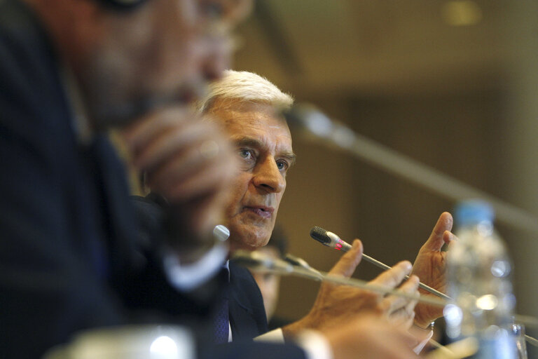 Fotografi 12: President Jerzi Buzek attends the closing meeting of the EMPA plenary session, on March 14, 2010 in Amman, Jordan (Salah Malkawi/ SIPA)