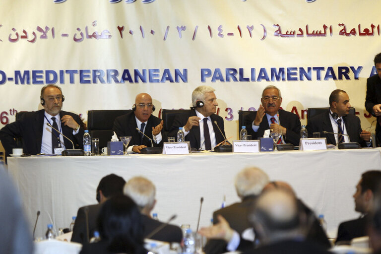 Fotografi 15: President Jerzi Buzek attends the closing meeting of the EMPA plenary session, on March 14, 2010 in Amman, Jordan (Salah Malkawi/ SIPA)