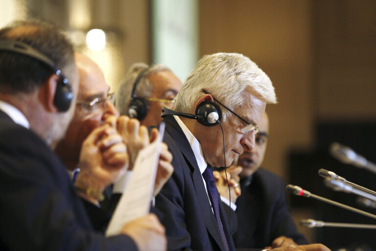 Fotografi 16: President Jerzi Buzek attends the closing meeting of the EMPA plenary session, on March 14, 2010 in Amman, Jordan (Salah Malkawi/ SIPA)