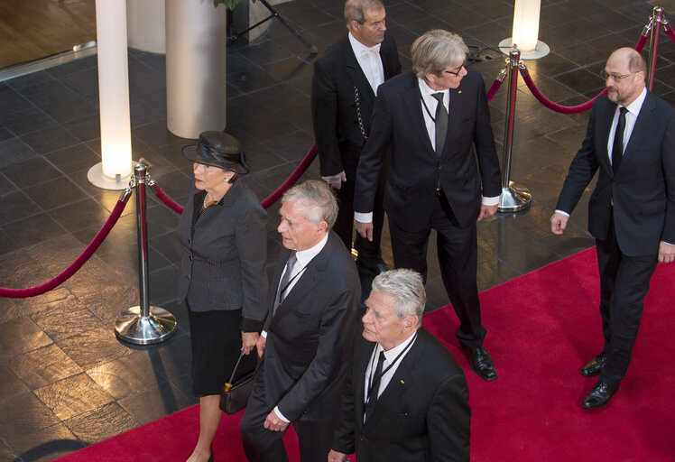 European Ceremony of Honour for Dr. Helmut KOHL - Joachim GAUCK, former Federal President of Germany, 1st from the right in the 1st row, Horst KÖHLER, former Federal President of Germany, 2nd from the right in the 1st row, Martin	SCHULZ, former EP President, 1st from the right in the 2nd row, and Reinhard SILBERBERG, German Ambassador and Permanent Representative to the EU, 2nd from the right in the 2nd row