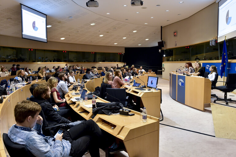 Photo 17: Press Seminar - European Youth Media Days. Closing Session