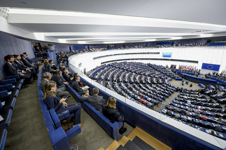 Photo 3: Minute of silence to honor maltese journalist Daphne CARUANA GALIZIA