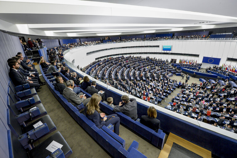 Photo 2: Minute of silence to honor maltese journalist Daphne CARUANA GALIZIA