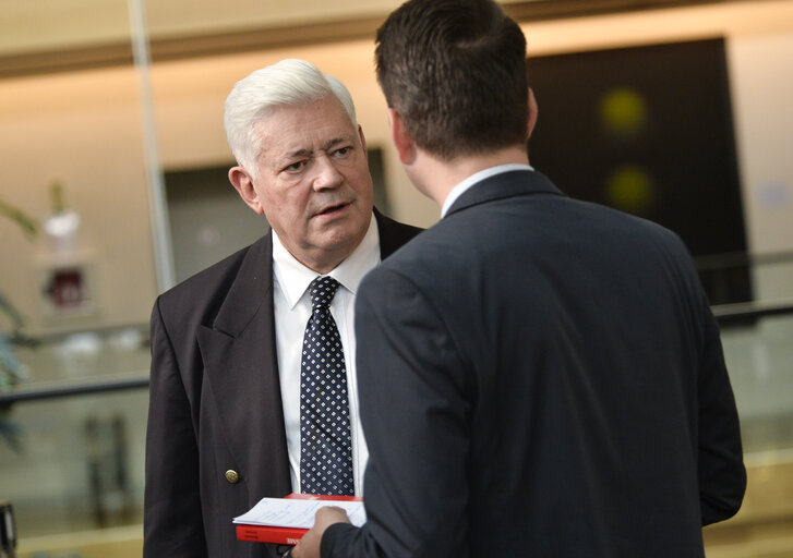 Zdjęcie 9: Bruno GOLLNISCH in European Parliament  in Strasbourg