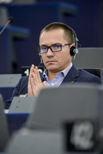 Photo 4 : Angel DZHAMBAZKI in plenary session week 43 2017 in Strasbourg