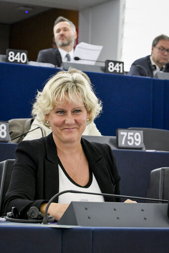 Suriet 1: Nadine MORANO in plenary session week 37 2017 in Strasbourg