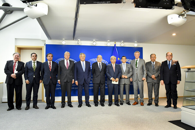 Valokuva 2: EP President meets with 11 Latin American Ambassadors