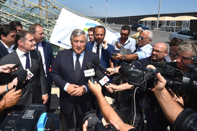 Fotografie 20: Official visit of the President of the European Parliament to Italy. Antonio Tajani - EP President visiting Catania and Pozzallo. Press statement