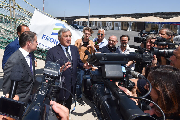 Fotografie 19: Official visit of the President of the European Parliament to Italy. Antonio Tajani - EP President visiting Catania and Pozzallo. Press statement