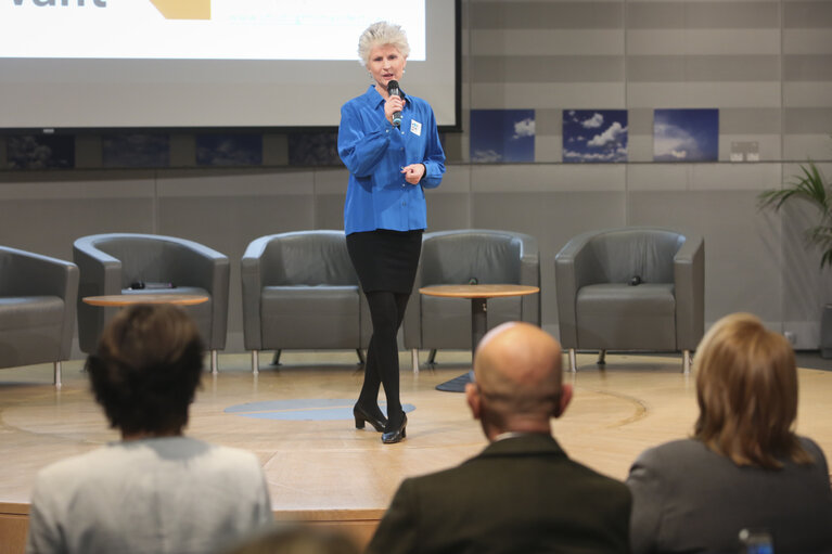 Valokuva 45: Intergroup on children's rights debate with children and high level representatives ‘ The Europe we want ‘  on the occasion of #WorldChildrensDay