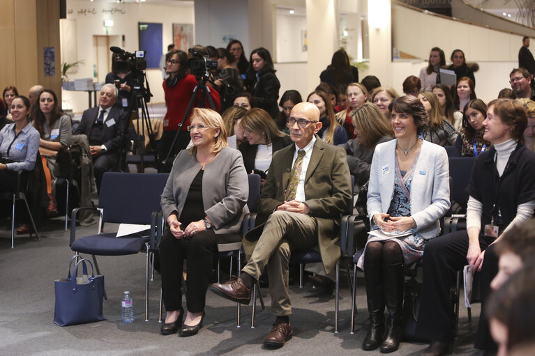 Valokuva 44: Intergroup on children's rights debate with children and high level representatives ‘ The Europe we want ‘  on the occasion of #WorldChildrensDay