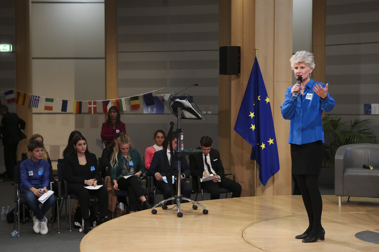 Valokuva 37: Intergroup on children's rights debate with children and high level representatives ‘ The Europe we want ‘  on the occasion of #WorldChildrensDay