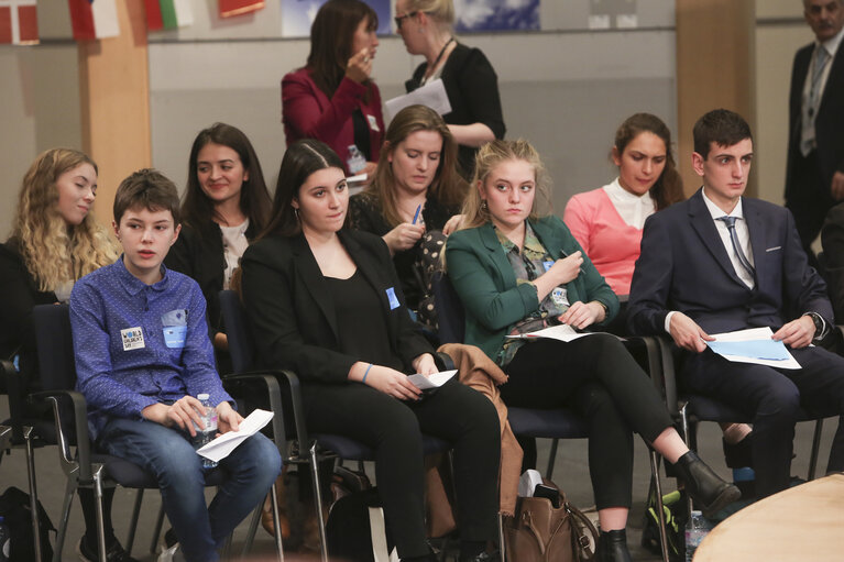 Valokuva 38: Intergroup on children's rights debate with children and high level representatives ‘ The Europe we want ‘  on the occasion of #WorldChildrensDay