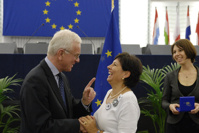 Medal presentation ceremony to former MEPs