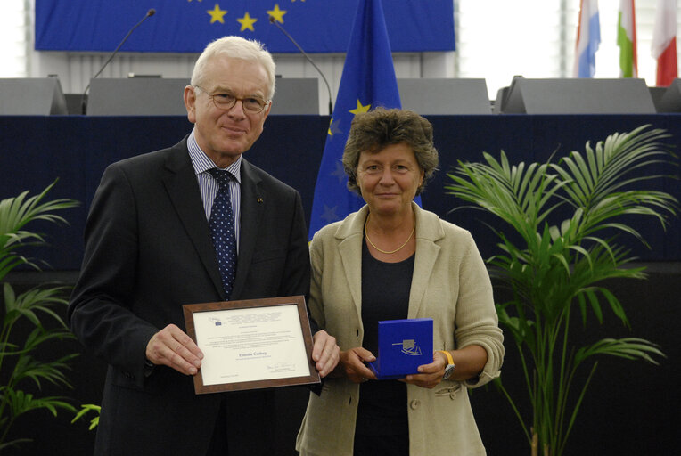 Medal presentation ceremony to former MEPs