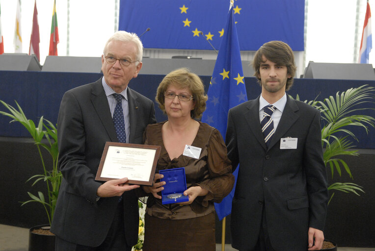 Medal presentation ceremony to former MEPs