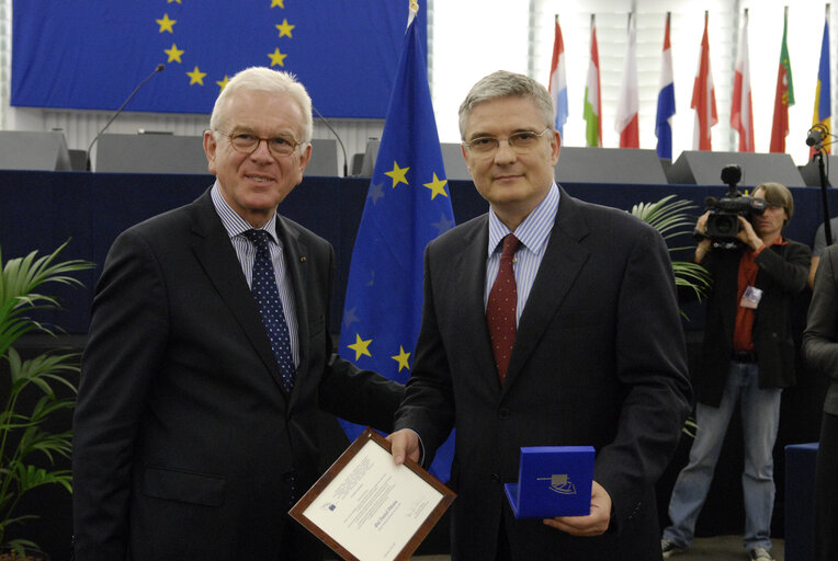 Medal presentation ceremony to former MEPs