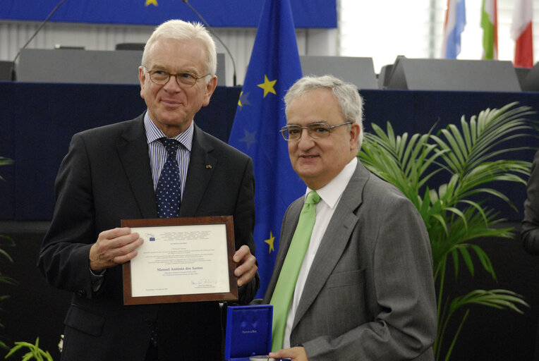 Medal presentation ceremony to former MEPs