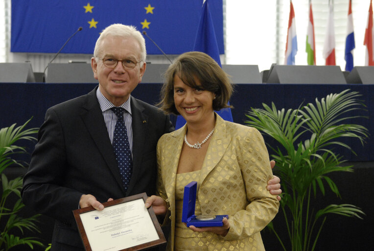 Medal presentation ceremony to former MEPs