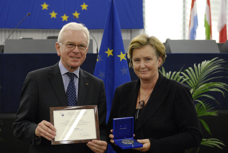 Fotografija 42: Medal presentation ceremony to former MEPs