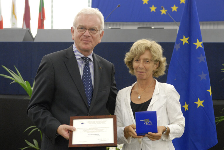 Medal presentation ceremony to former MEPs