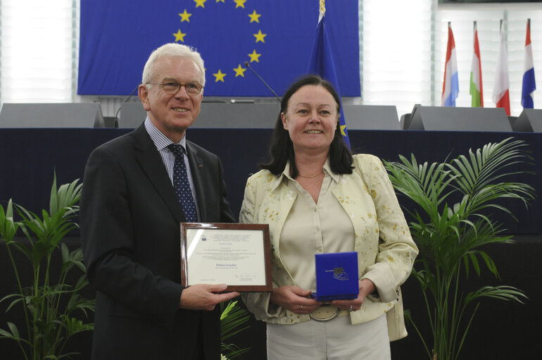 Medal presentation ceremony to former MEPs