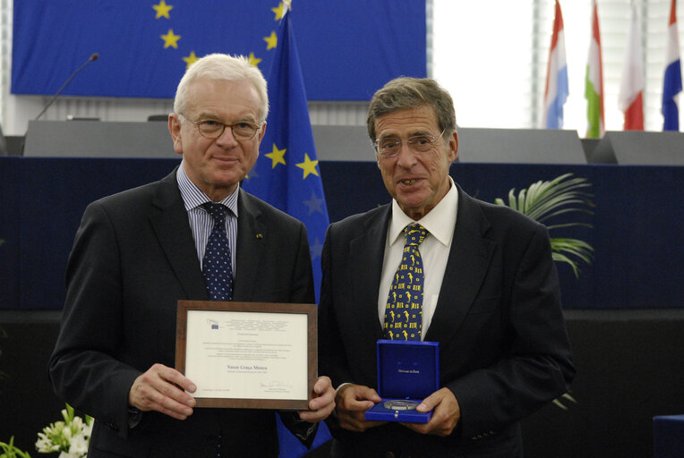 Medal presentation ceremony to former MEPs