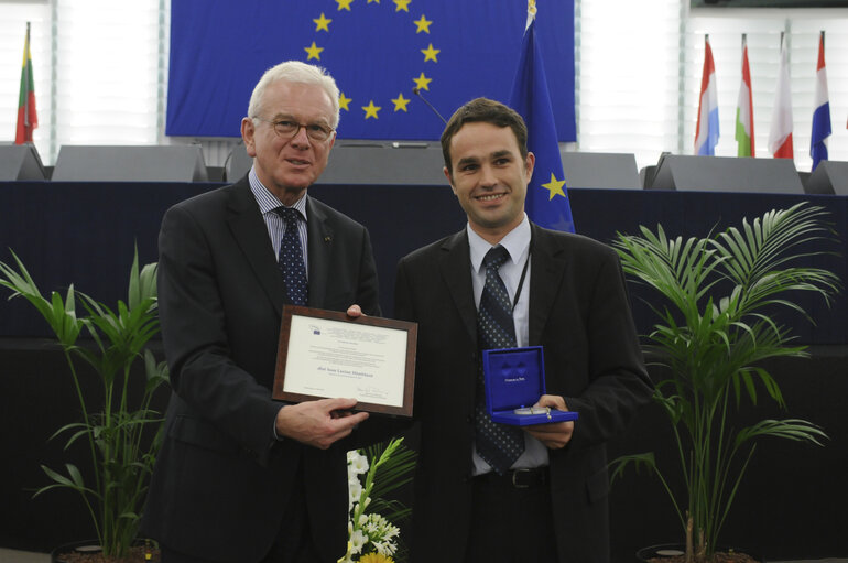 Medal presentation ceremony to former MEPs