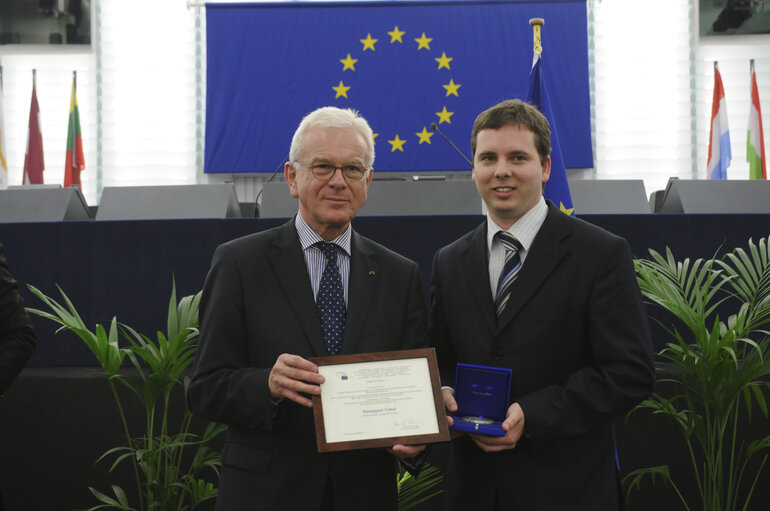 Medal presentation ceremony to former MEPs