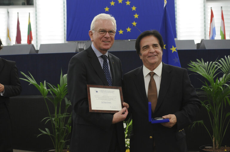 Medal presentation ceremony to former MEPs