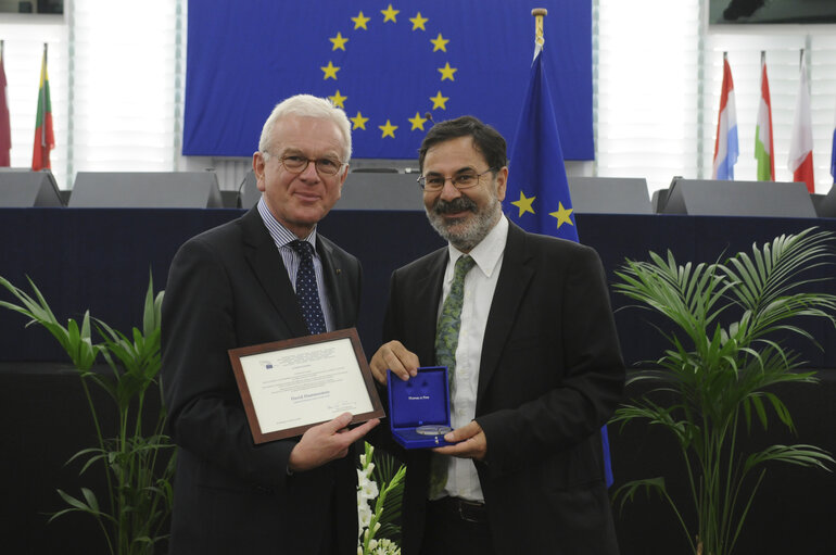 Medal presentation ceremony to former MEPs