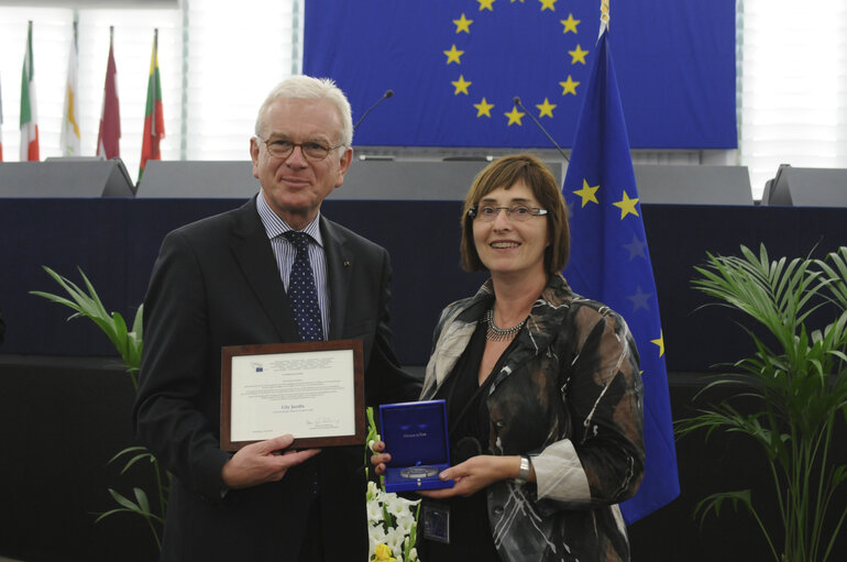 Medal presentation ceremony to former MEPs