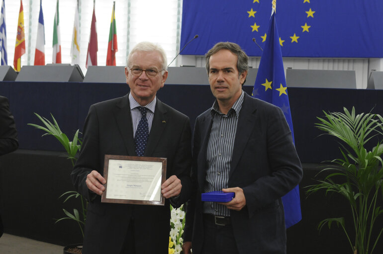 Medal presentation ceremony to former MEPs