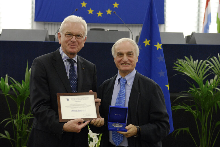 Medal presentation ceremony to former MEPs