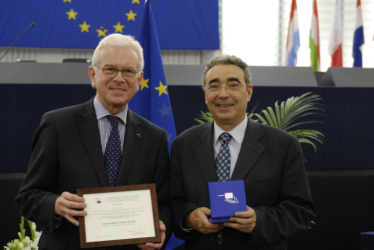 Fotografija 8: Medal presentation ceremony to former MEPs