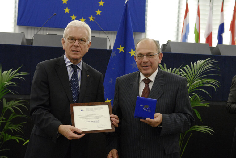 Medal presentation ceremony to former MEPs