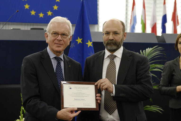 Medal presentation ceremony to former MEPs