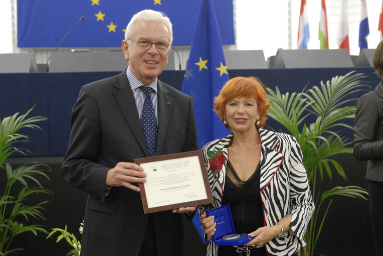 Medal presentation ceremony to former MEPs