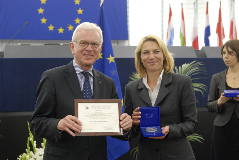 Medal presentation ceremony to former MEPs