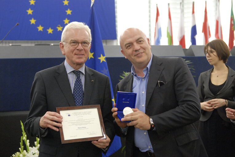 Medal presentation ceremony to former MEPs