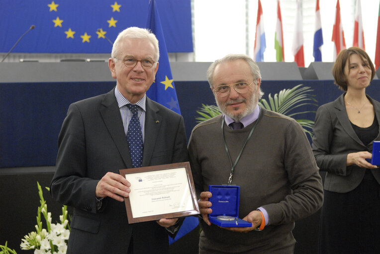 Medal presentation ceremony to former MEPs