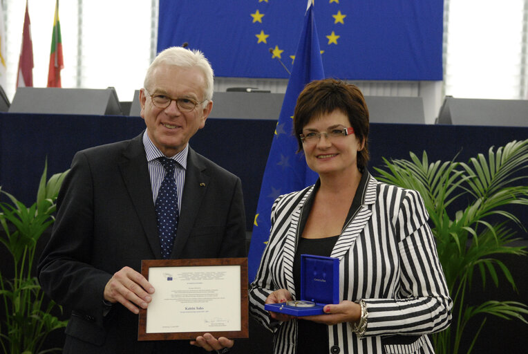 Medal presentation ceremony to former MEPs